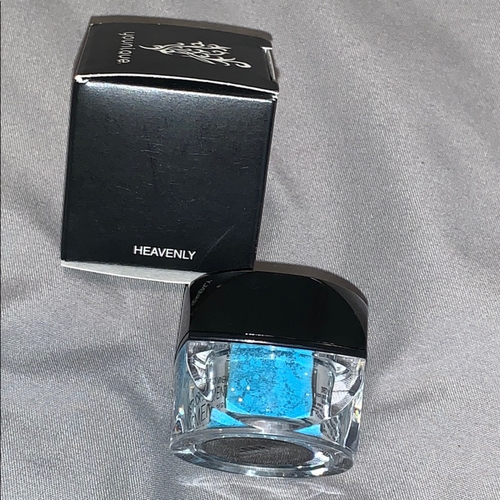 Moodstruck mineral pigment